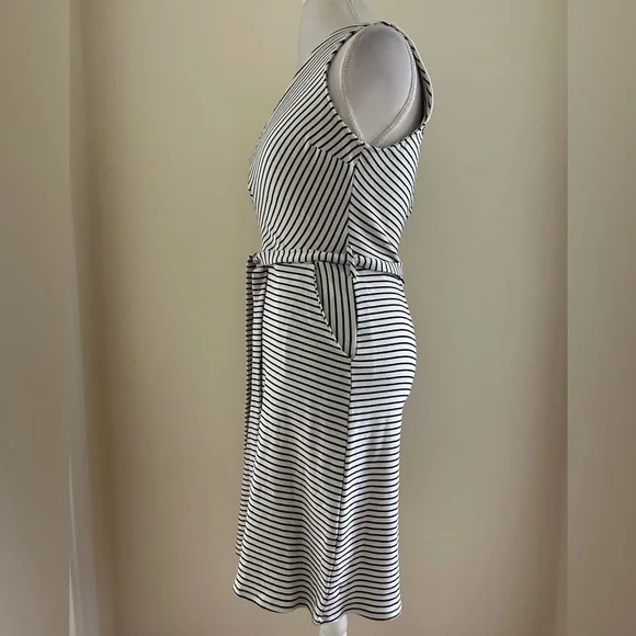 CUTE Striped Dress - Picture 3 of 7